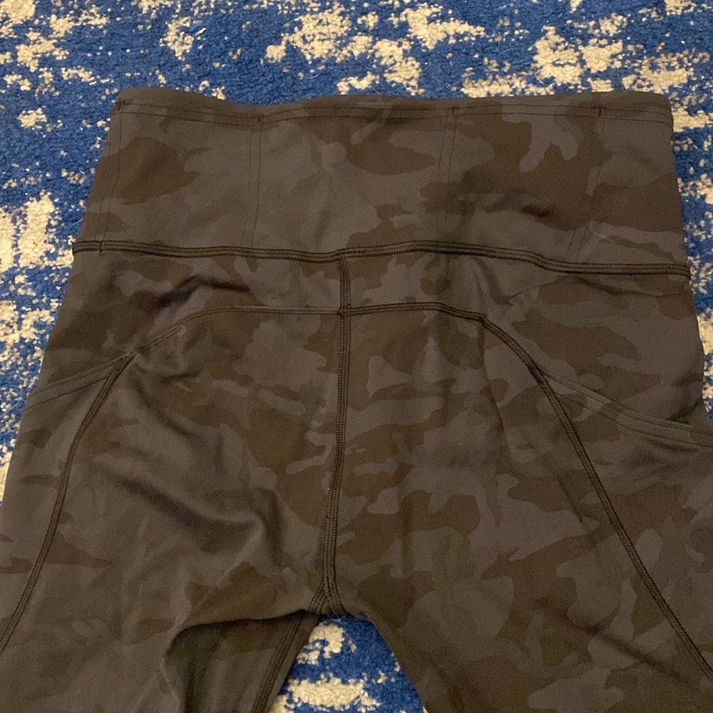 Lululemon Invigorate Everlux HR Tight legging Black Camo Deep Coal - Picture 9 of 10